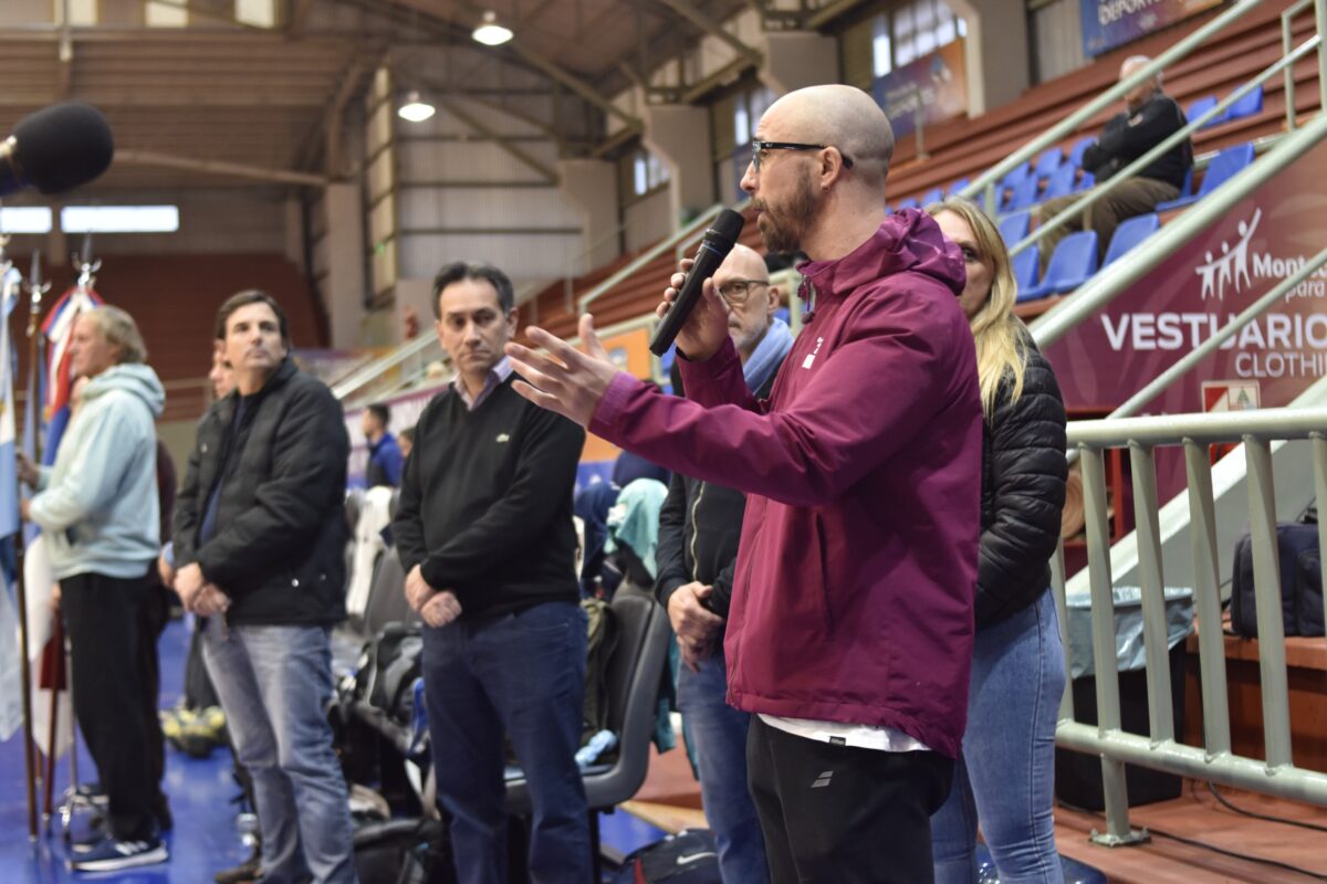 Se inauguro en Montecarlo el Torneo Nacional de Clubes Adultos de Handball 9 - 5