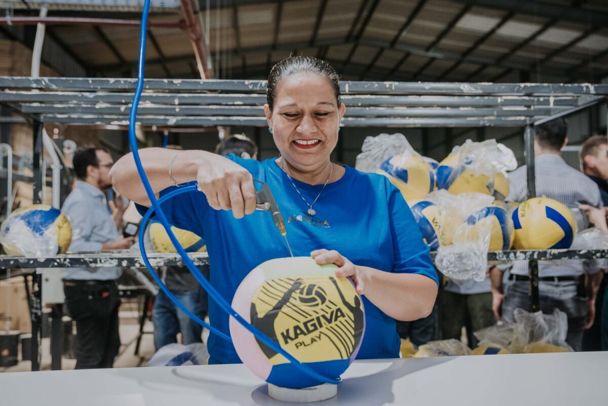 Se inauguró la fábrica de pelotas “Kagiva” en el Parque Industrial de Posadas