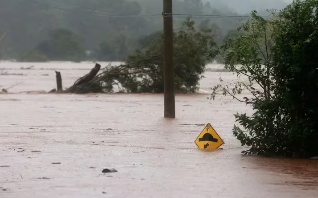 Sur de Brasil: las inundaciones ya dejaron 31 muertos y 74 desaparecidos 2 4 - brasil inundaciones 2 - 3