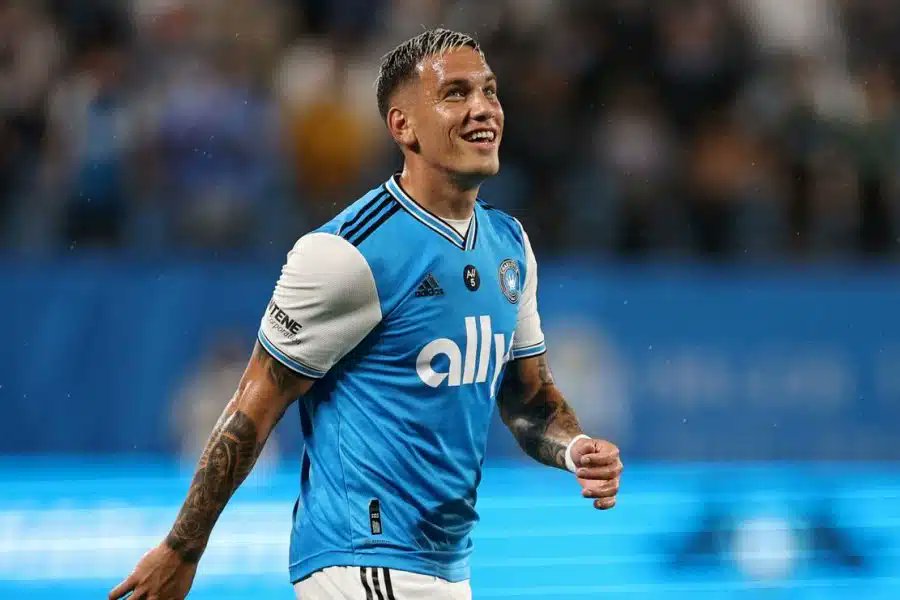 Central sorprendió y logró la contratación de Enzo Copetti