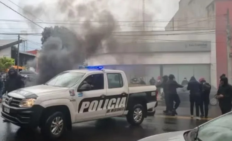 policia protesta