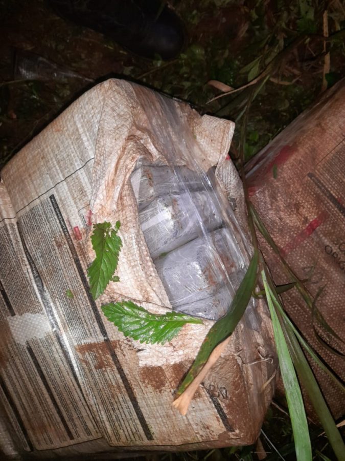 Encontraron más de 133 kilos de marihuana en un camino terrado de Colonia Delicia