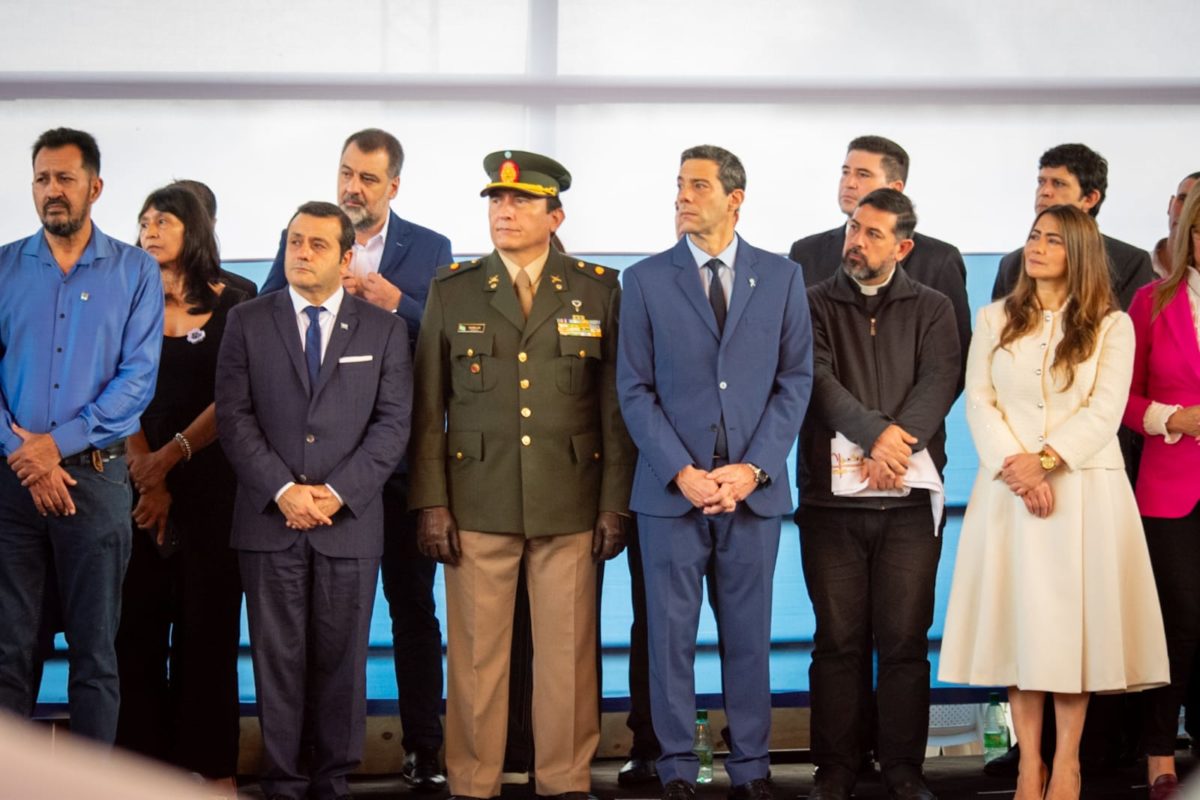 Cadetes de la Universidad de la Policía de Misiones juraron lealtad a la Bandera