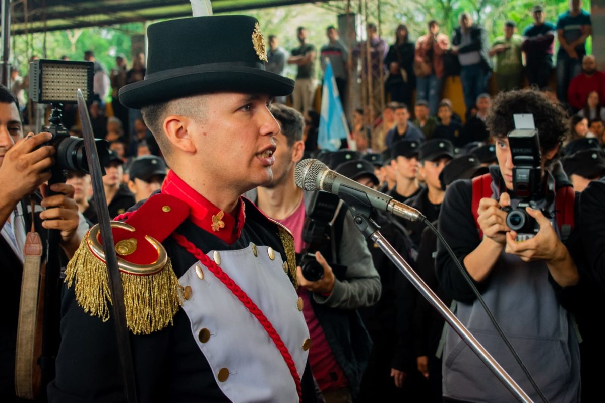 Cadetes de la Universidad de la Policía de Misiones juraron lealtad a la Bandera