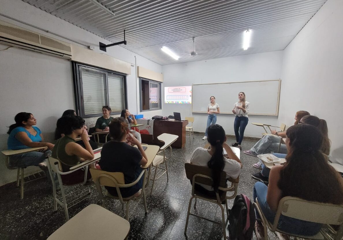 Charla sobre Hábitos y Técnicas de Estudio en la Facultad de Humanidades