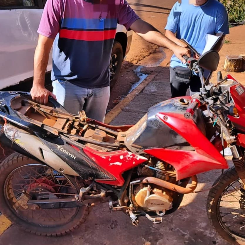Desmantelan banda de delincuentes en Jardín América y recuperan 5 motos robadas