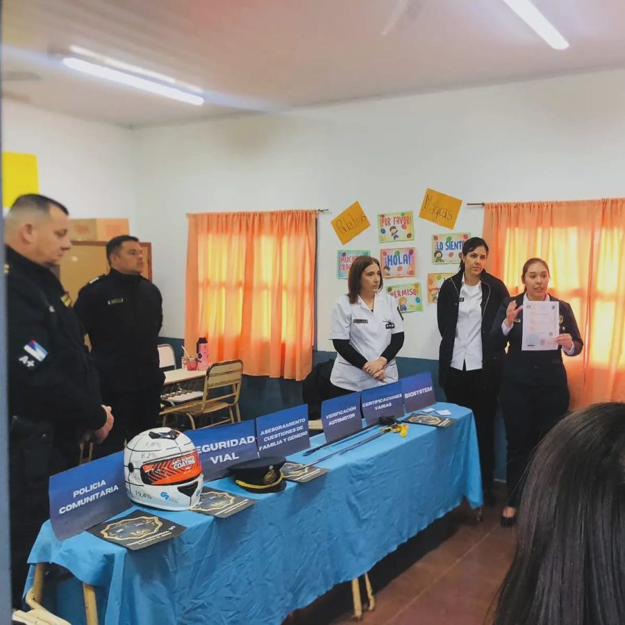 La Policia de Misiones impulsa la seguridad como una construccion colectiva en Alem 3 - 3