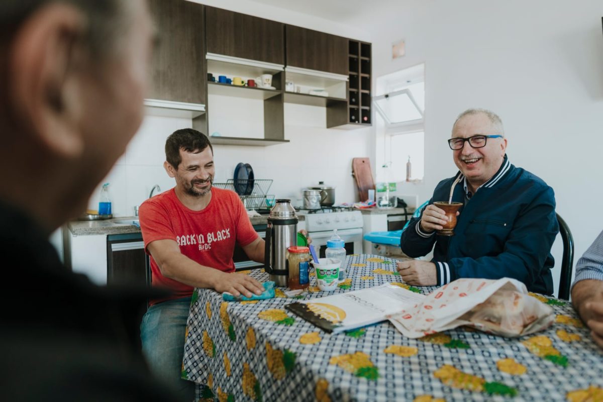 Passalacqua compartió una tarde con beneficiarios del programa "Casa Propia" en Itambé Guazú