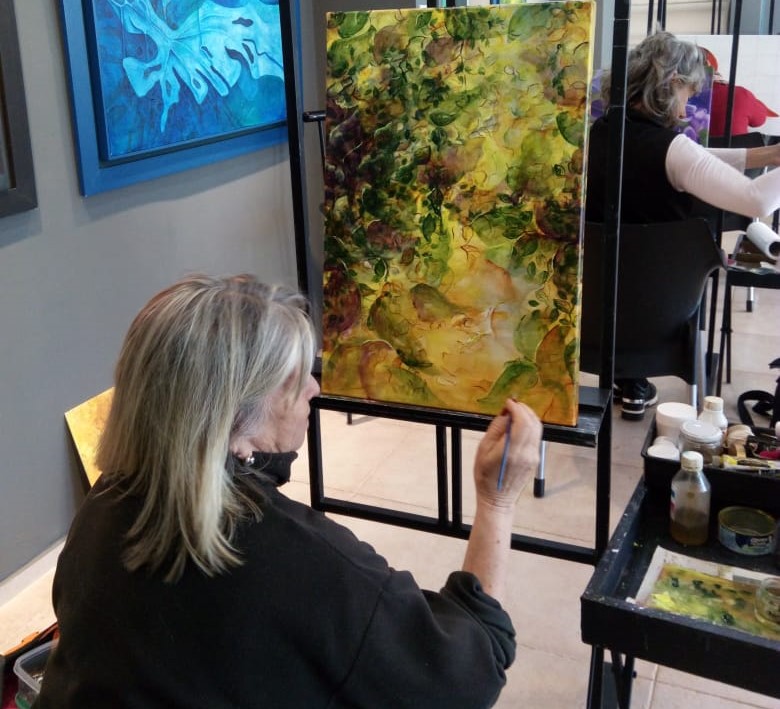 “Peregrina”, una muestra retrospectiva de María Va en el Yaparí el viernes