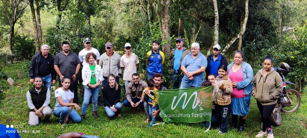 Plantaron más de 150 árboles mediante el “Pacto con la Tierra sin mal” en la EFA de Los Helechos