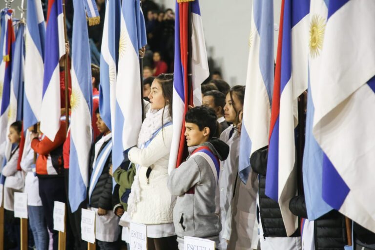 Passalacqua encabezó el acto por el Día de la Independencia: "Es momento de trabajar sin grietas"
