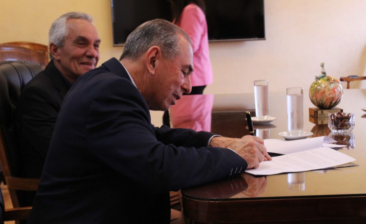 Firma de convenio entre el municipio y el Superior Tribunal de Justicia para la gestion sustentable de residuos 2 - 56