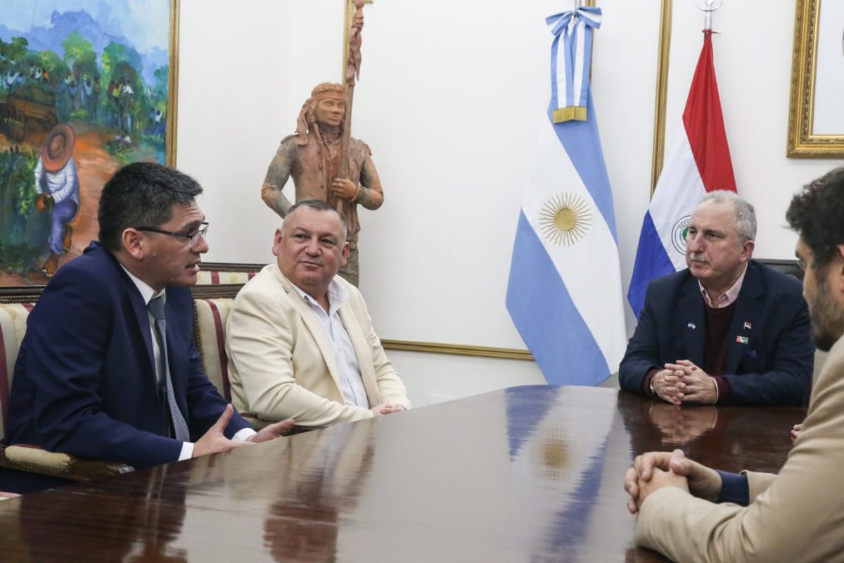 Passalacqua fortalece los lazos de cooperación y desarrollo con el gobernador paraguayo de Ñeembucú