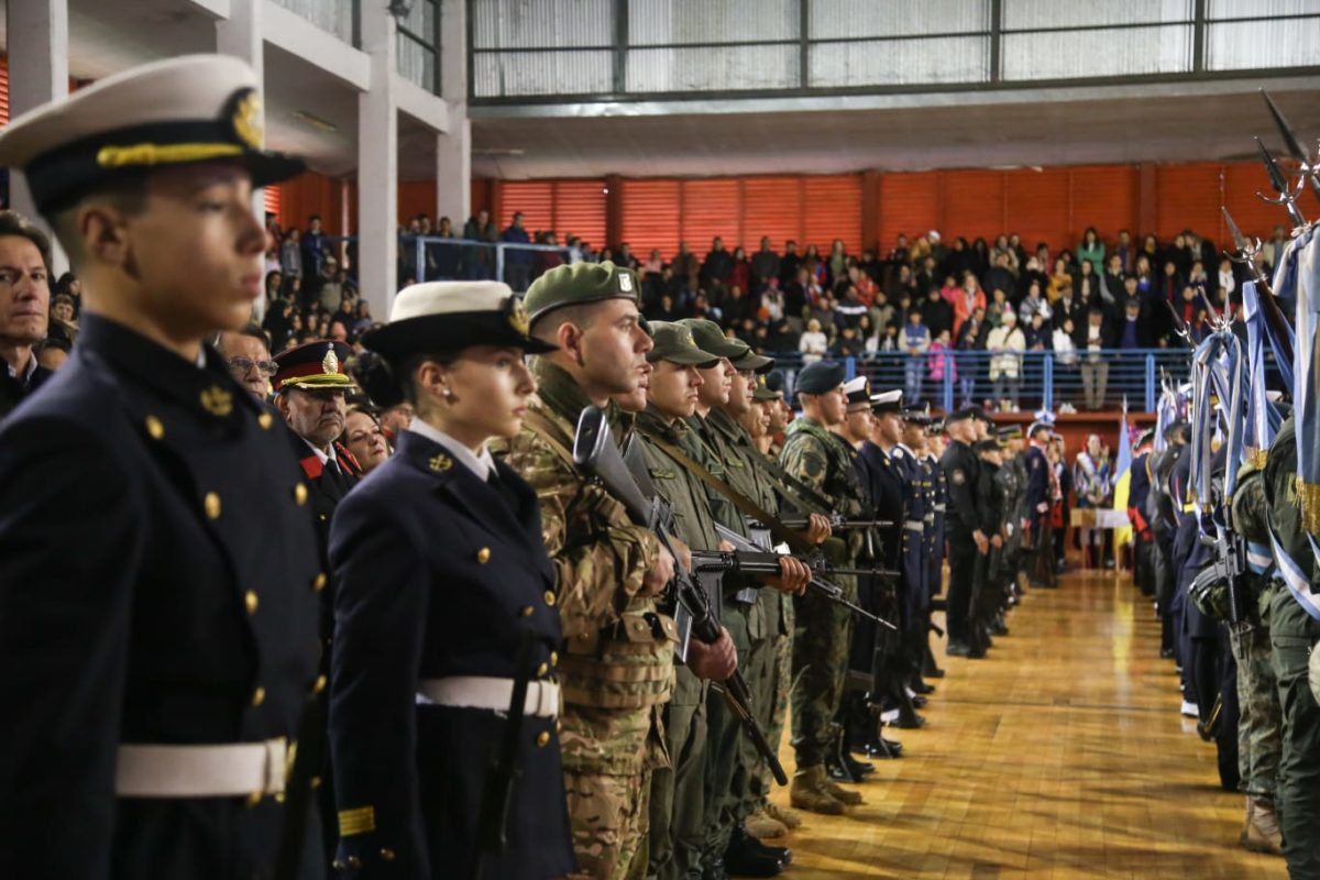 Passalacqua encabezó el acto por el Día de la Independencia: "Es momento de trabajar sin grietas"