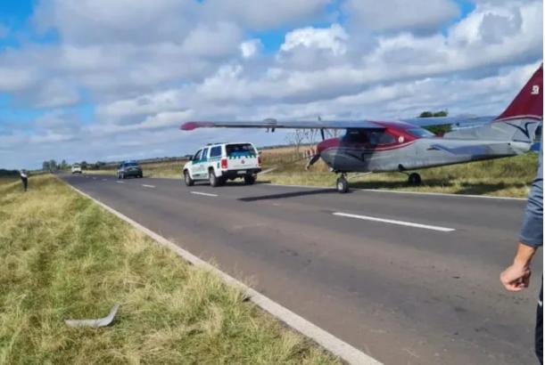 Corrientes: encontraron avioneta con drogas abandonada en plena ruta nacional 12