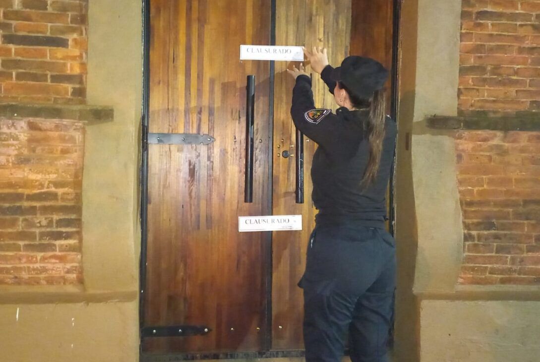 Apóstoles: clausuraron una fiesta clandestina con menores y alcohol en un edificio de la familia Kiczka