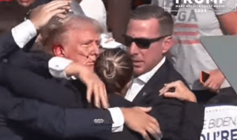 Denuncian que Trump sufrió un atentado en un acto de campaña
