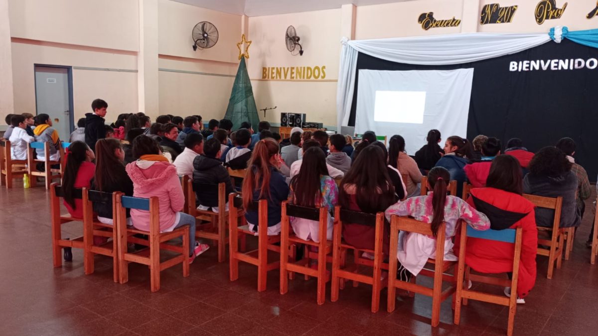 Juego Responsable llevo debates de concientizacion sobre las apuestas online a San Vicente y Garuhape 1 - 1