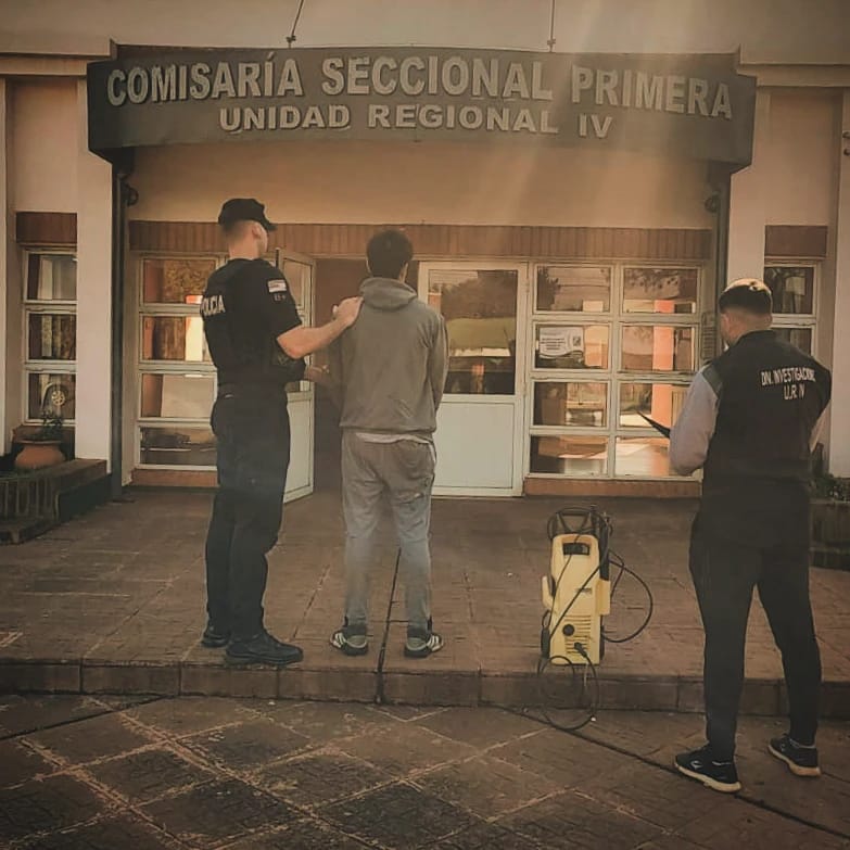 Multiples detenciones y objetos robados recuperados tras distintos operativos en Misiones 4 - 9