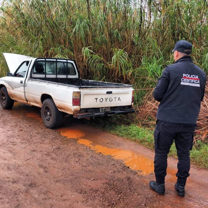 Recuperan una camioneta y elementos robados tras operativos policiales en distintos puntos de Misiones 5 - 3