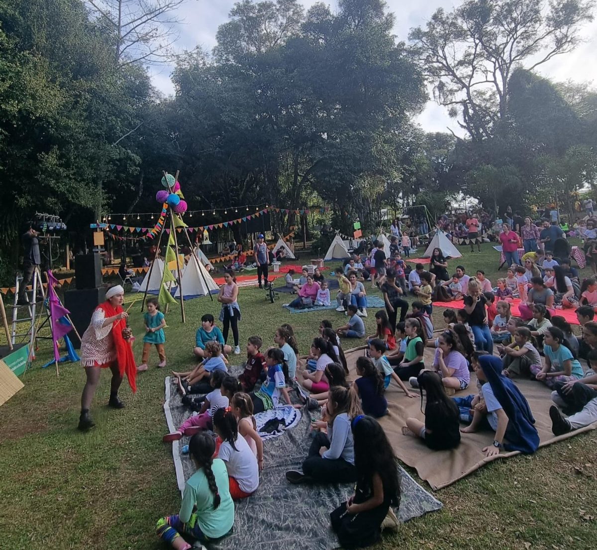 Vacaciones con teatro, arte y ‘Festivalito’ en el Botánico de Posadas