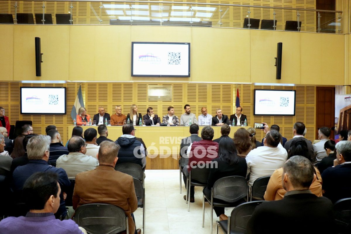 Legislatura y municipios firmaron convenios para avanzar en la creación de nuevos Digestos Jurídicos