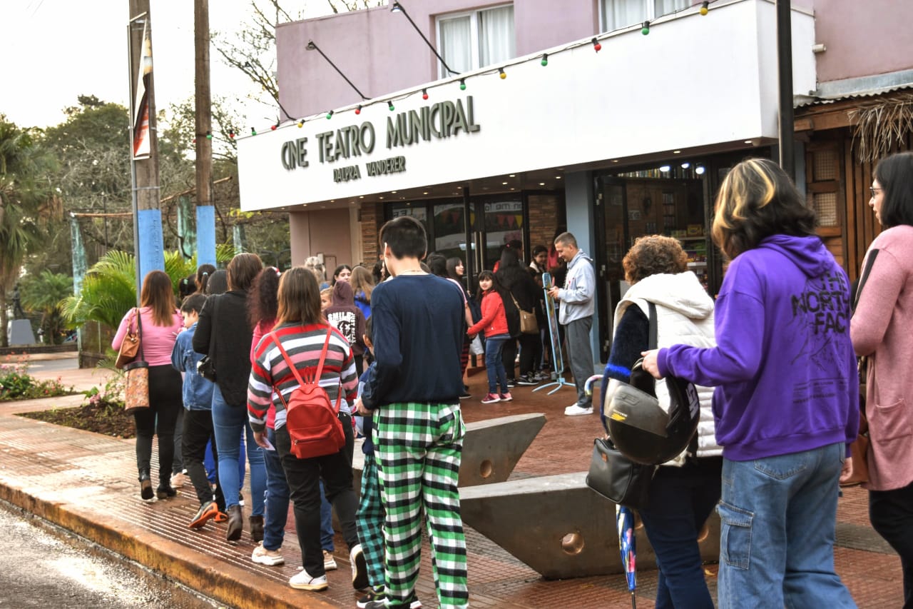 Montecarlo ofrece funciones en el Cine Teatro Municipal Dalprá-Wanderer gratis todo el año