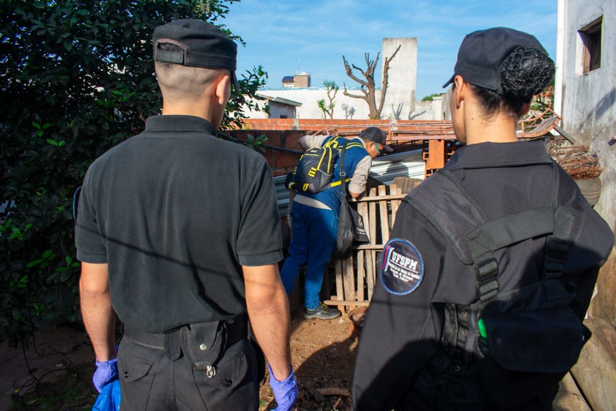 Policías cooperan con la Municipalidad de Posadas en la “Campaña de Prevención y Concientización contra el Dengue”