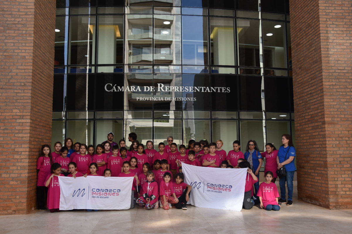 Estudiantes de Panambí recorrieron la Legislatura misionera