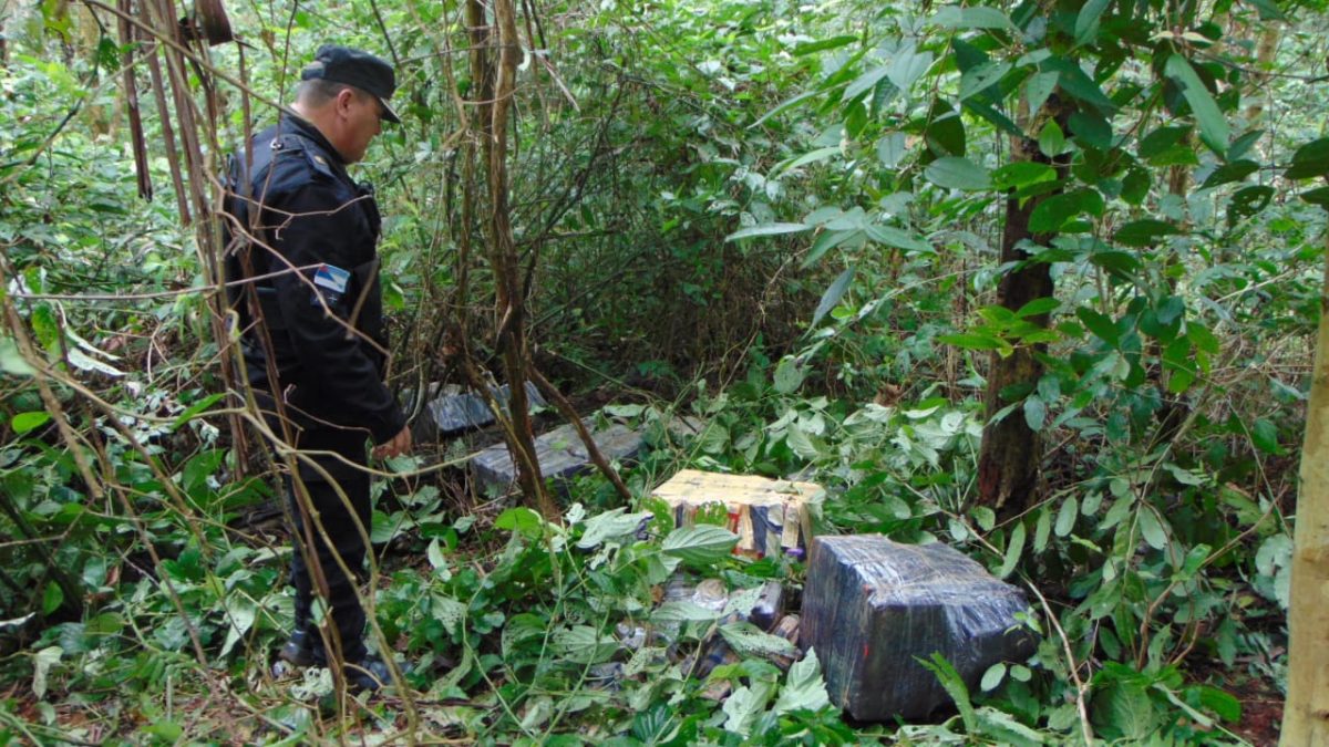 Secuestraron en Eldorado un auto brasilero y 537 panes de marihuana tras persecución