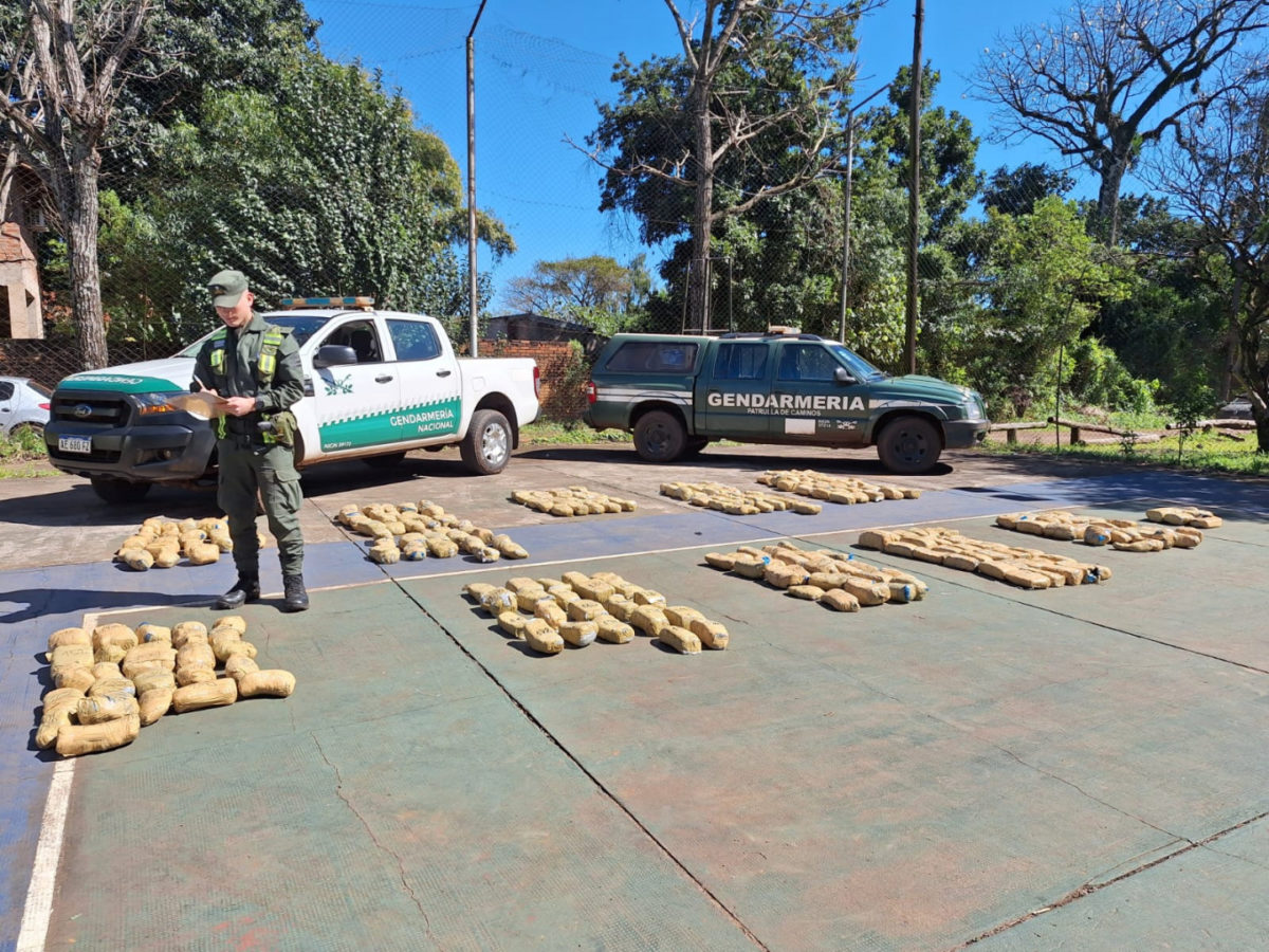 Encontraron más de 320 kilos de marihuana abandonados a la vera del río Paraná