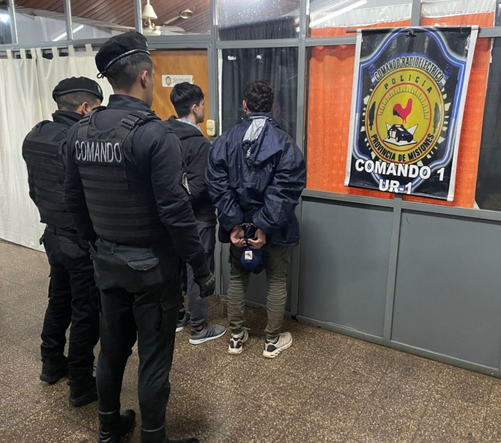 Detuvieron a dos delincuentes a traves de las camaras del 911 cuando intentaban robar en Posadas 1 - 1