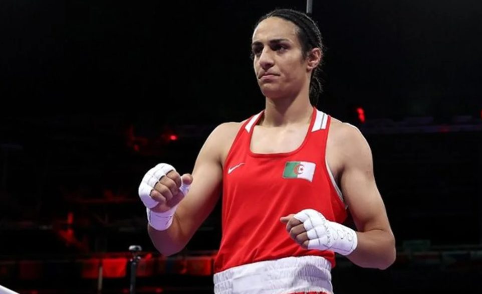 El Comité Olímpico Internacional respaldó la participación de la boxeadora argelina tras la polémica