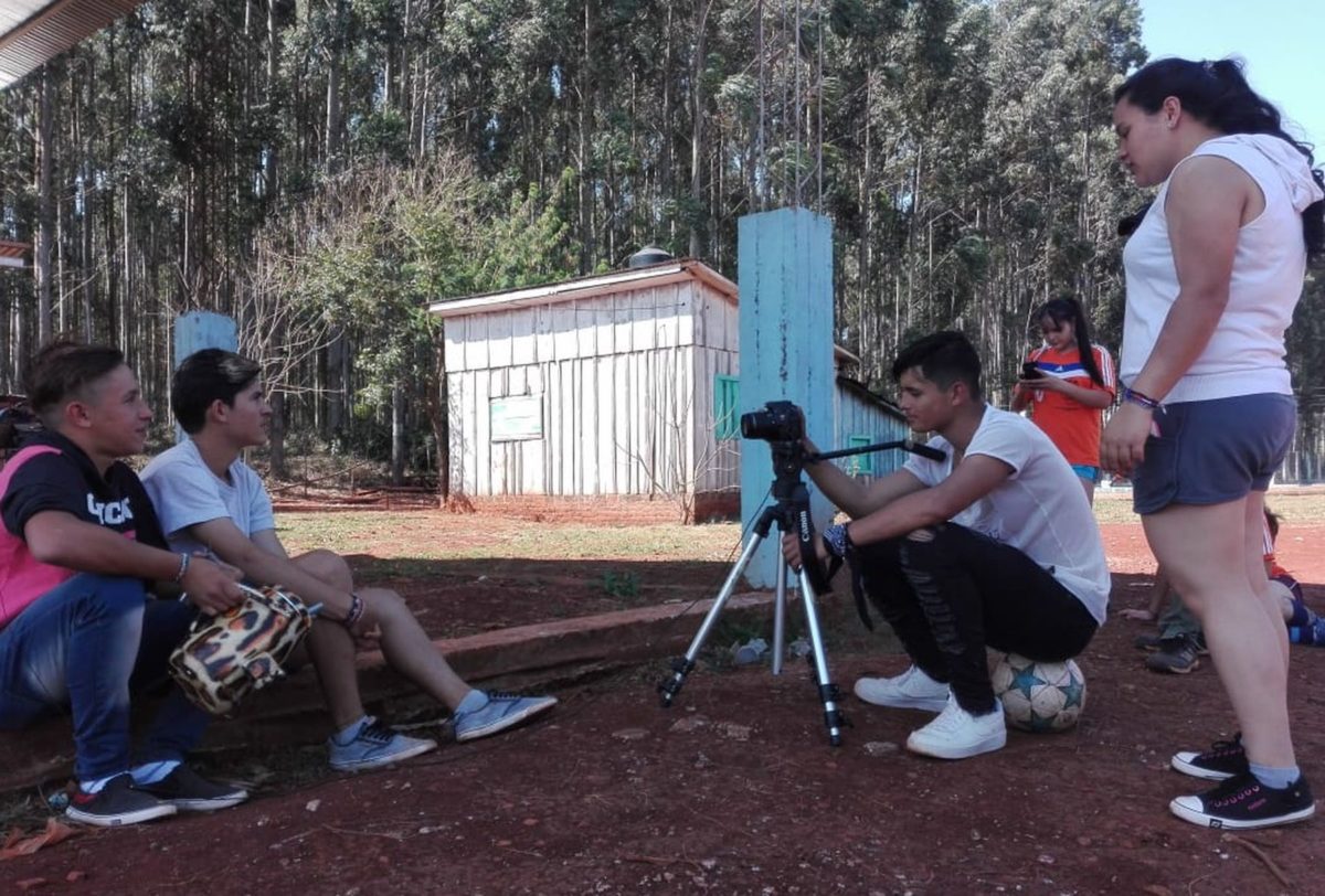El Iaavim invita a transformar tu historia en cine con los Talleres de Cine Joven Comunitario 2024