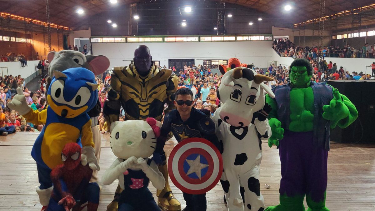 El polideportivo municipal de Campo Grande se llenó de color y alegría en la celebración por el Día del Niño