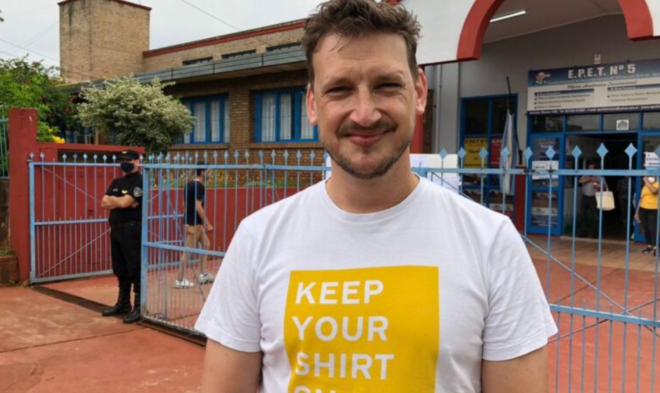 En el día de su posible desafuero, Kiczka se habría ido del país y buscan intensamente a su hermano