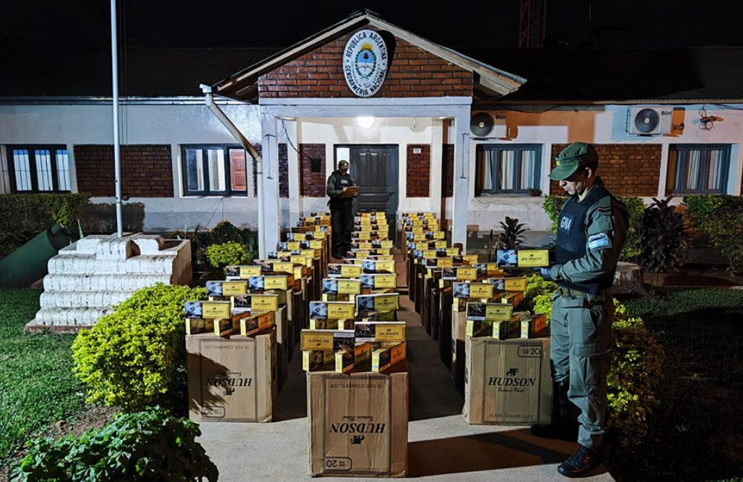 Fue detenido por intentar darse a la fuga con una camioneta robada y casi $50 millones en cigarrillos ilegales