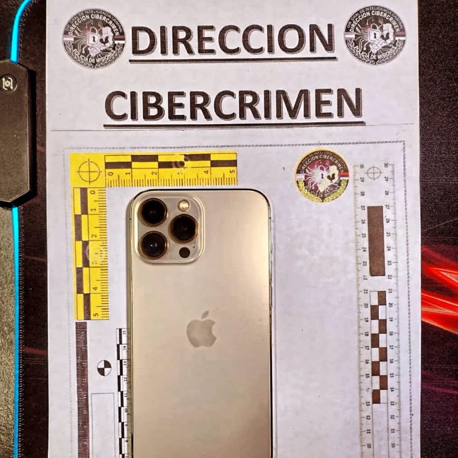 Ciberpatrullaje interceptó a pareja que vendía un Iphone robado en Posadas