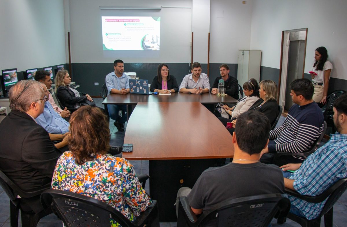 Posadas presentó su "Campus Virtual" para fortalecer la capacitación y formación de profesionales