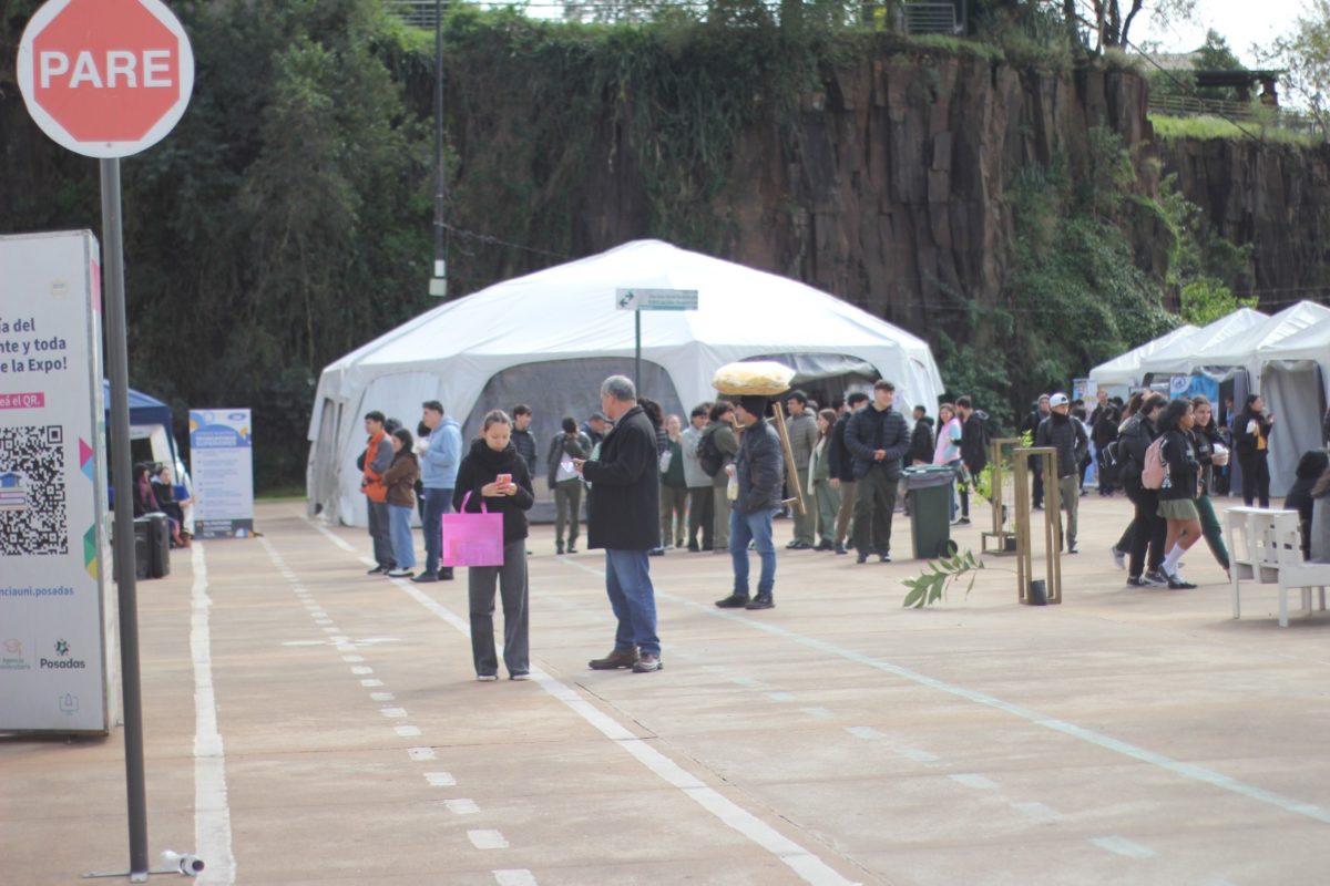 Stelatto y Herrera Ahuad recorrieron la Expo Posadas Ciudad Universitaria en la Costanera