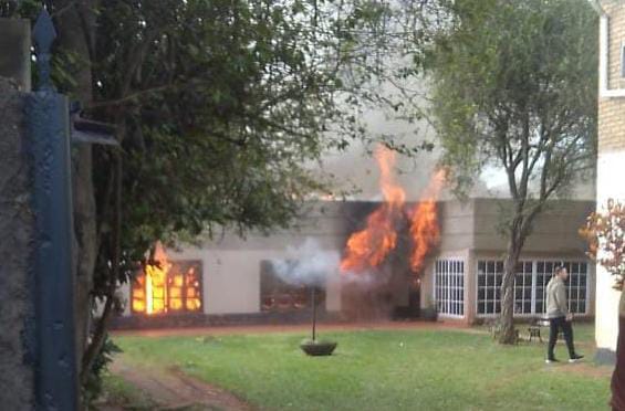 Incendio en San Vicente consumió por completo una vivienda