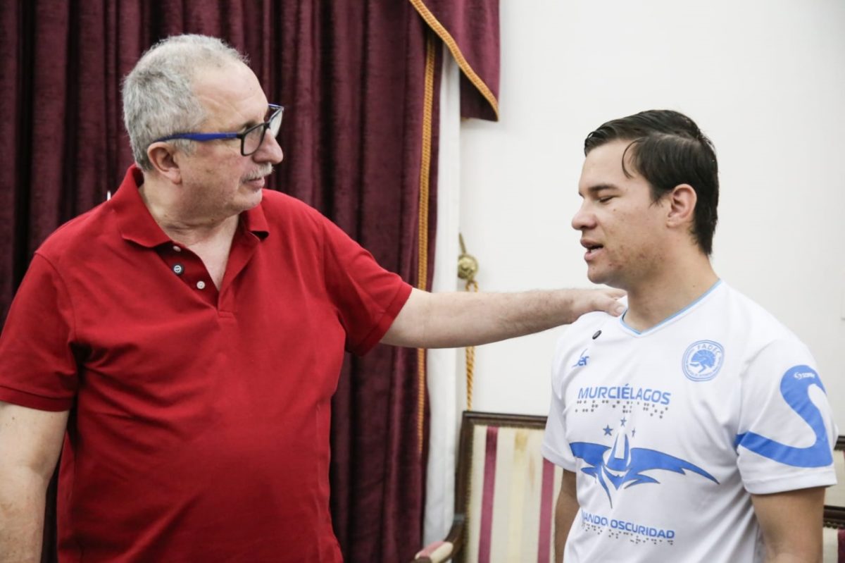Passalacqua recibió al atleta paralímpico Mario Ríos, quien competirá en París con "Los Murciélagos"