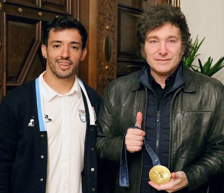 Milei recibió a “Maligno” Torres en la Casa Rosada y salieron al balcón presidencial