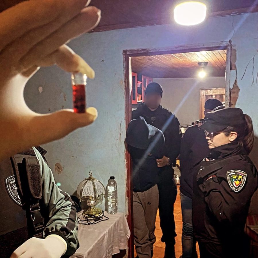 Secuestraron droga y detuvieron a tres personas tras la desarticulacion de un narcokiosco en Puerto Rico 3 - 1