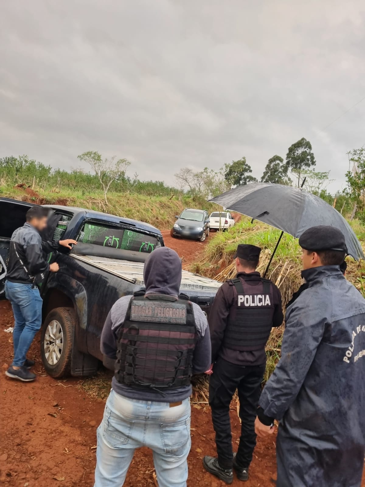 Campo Grande: fuga, persecución y secuestro de una camioneta cargada con $80 millones en cigarrillos