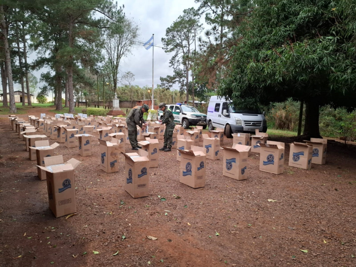 Gendarmes secuestraron más de 80 mil paquetes de cigarrillos en tres procedimientos 4 8 - gendarmes secuestran mas de 80 mil paquetes de cigarrillos en tres procedimientos 2 - 7