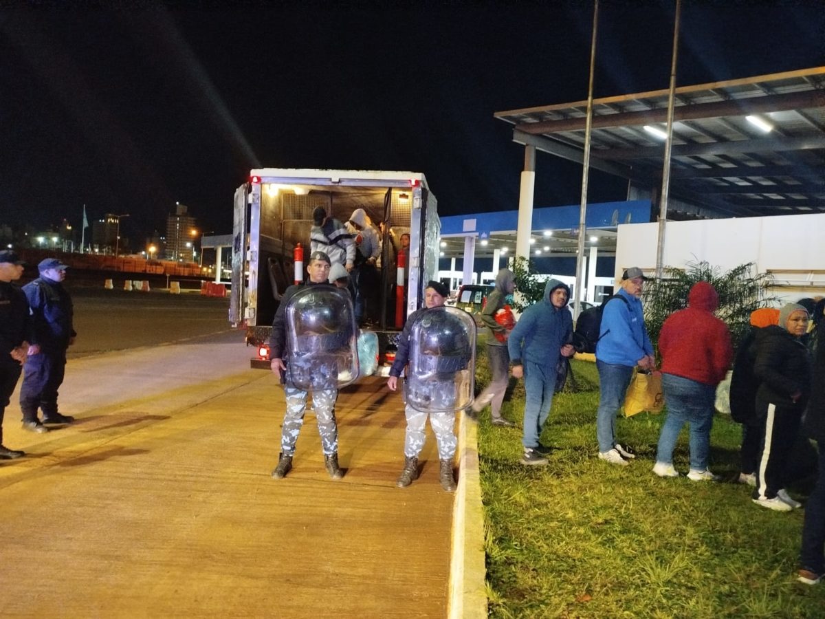 paraguayos deportados 3 - 7