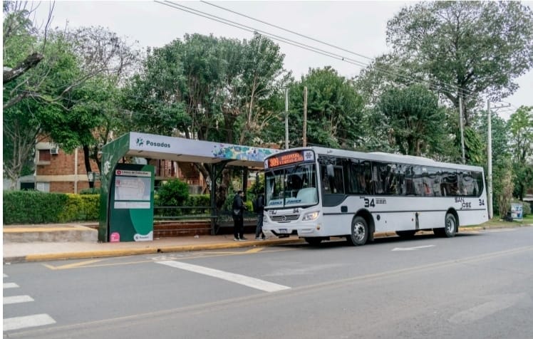 Concretan mejoras en refugios de colectivos en Posadas