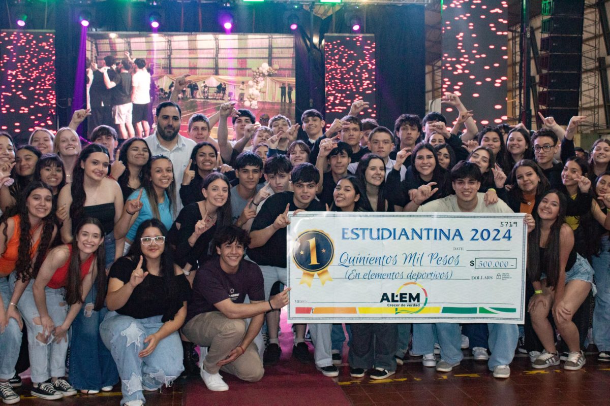 Alem celebró el cierre de la estudiantina con la elección de reyes y entrega de premios