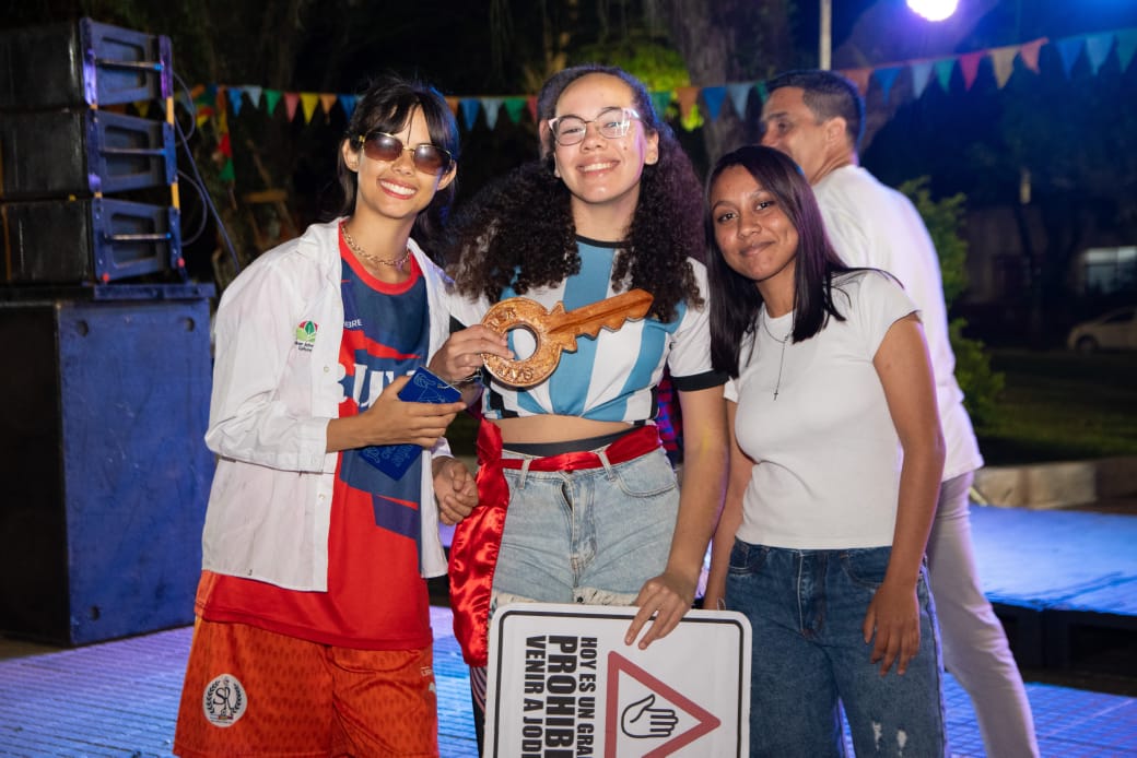 Con la entrega simbolica de la llave de la ciudad inicio la Semana del Estudiante en San Javier 5 - 3